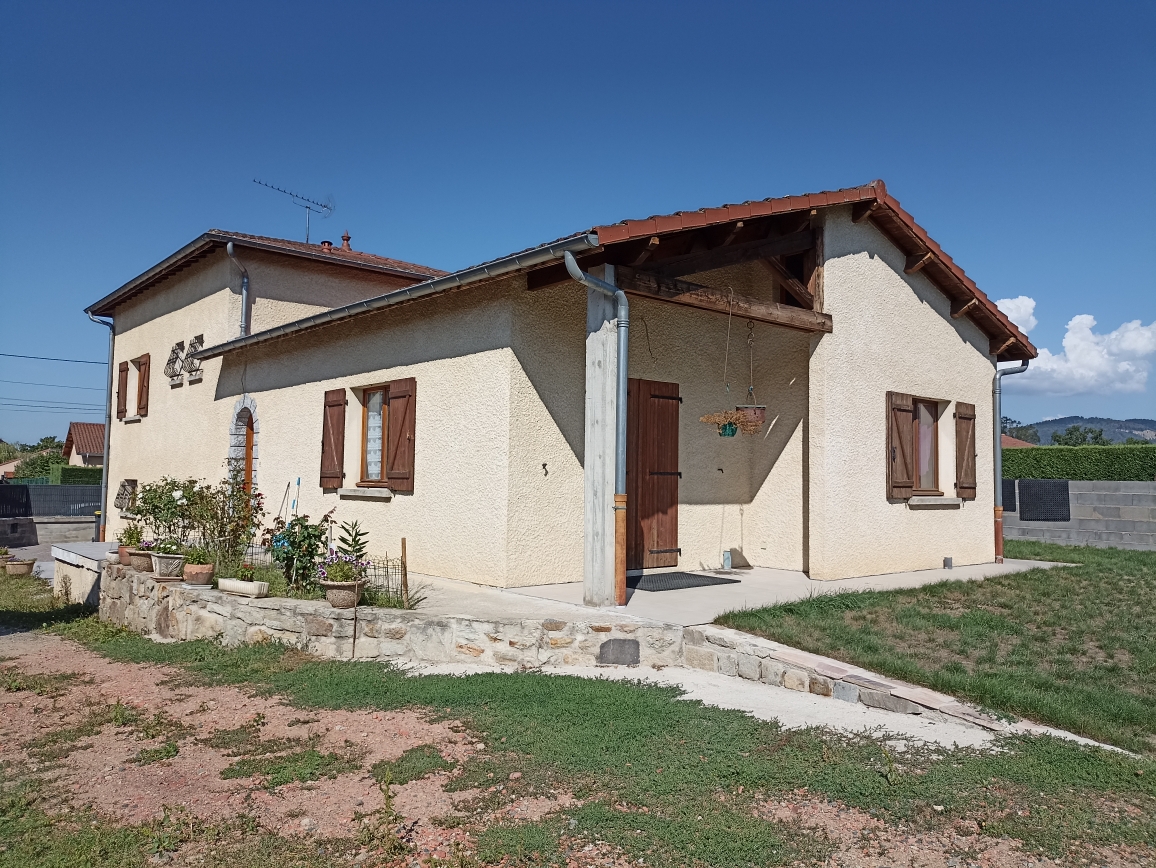 Vente Maison avec terrasse et dépendance en vente à Peschadoires avec